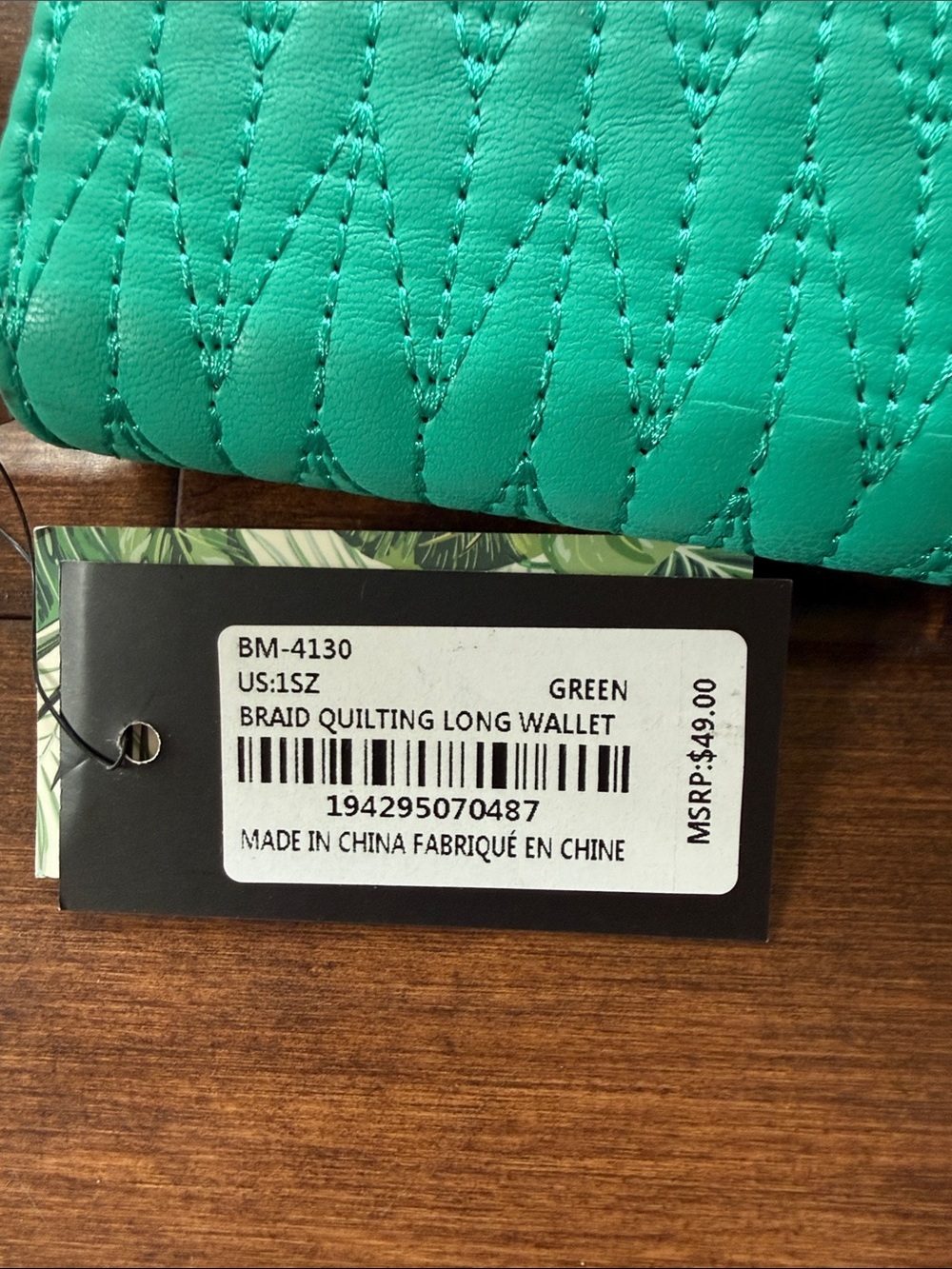 Badgley Mischka Green Quilted Vegan Leather Wallet NWT - Picture 3 of 4